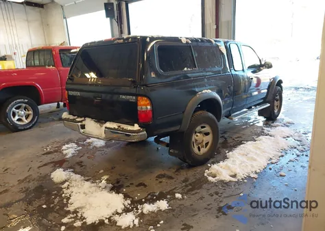 2004 Toyota Tacoma из США, поврежденный, VIN 5TEWM72N34Z447086